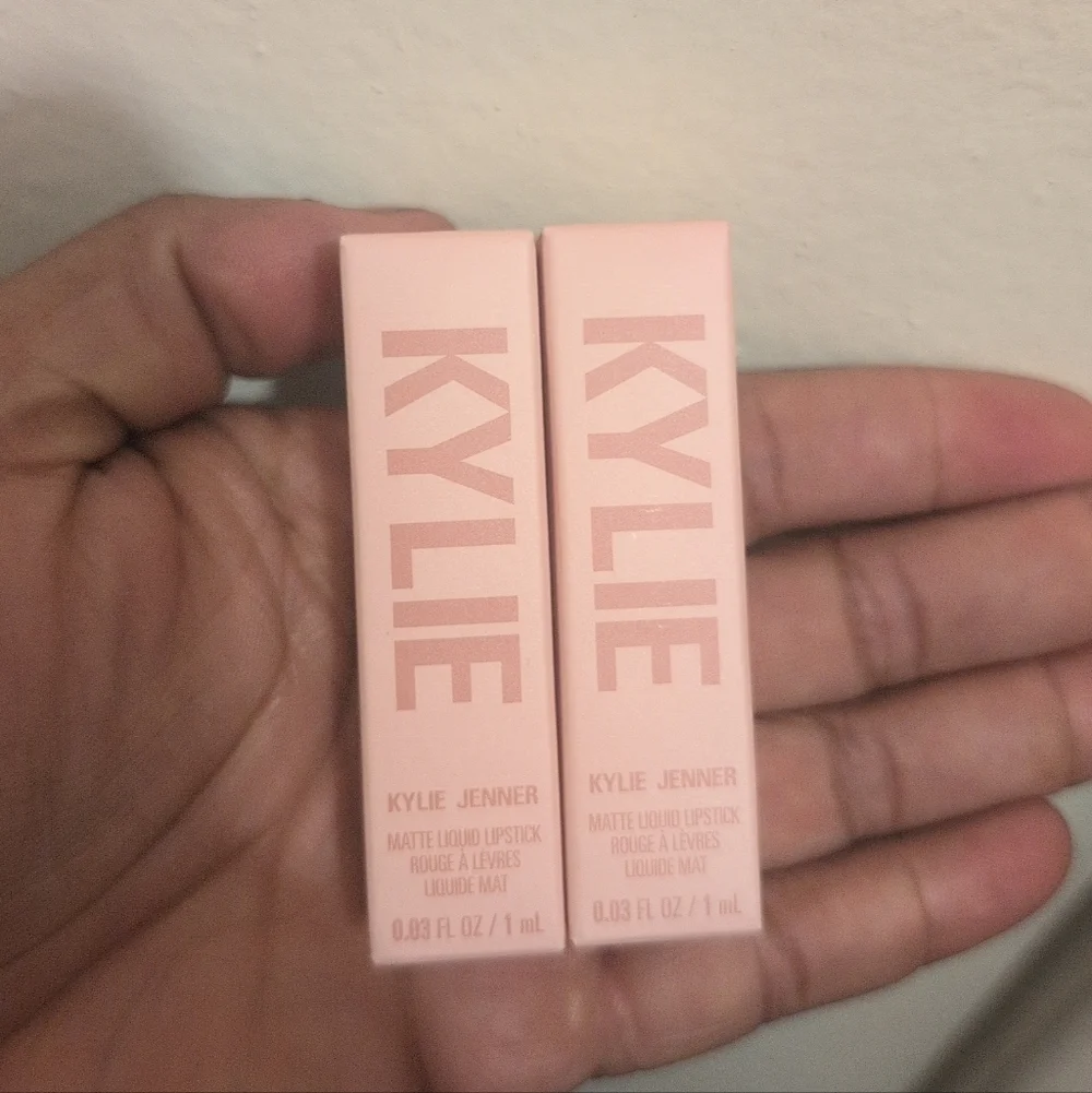 Kylie Cosmetics matte look any